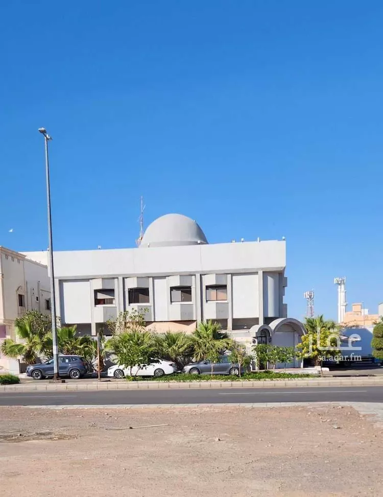 فيلا للبيع في شارع الحارث ابن عرفجه, حي العيون, مدينة المدينة المنورة, منطقة المدينة المنورة