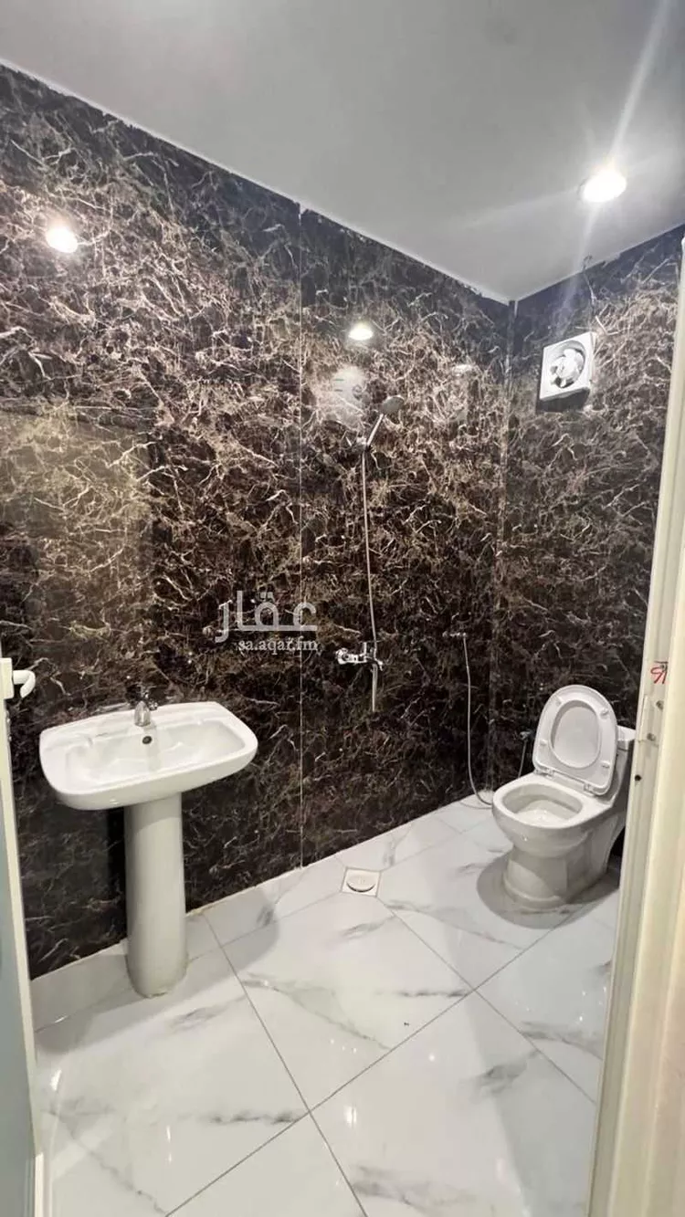غرفة للإيجار في شارع عبدالله بن سيف ، حي العقيق ، الرياض ، منطقة الرياض صورة 2