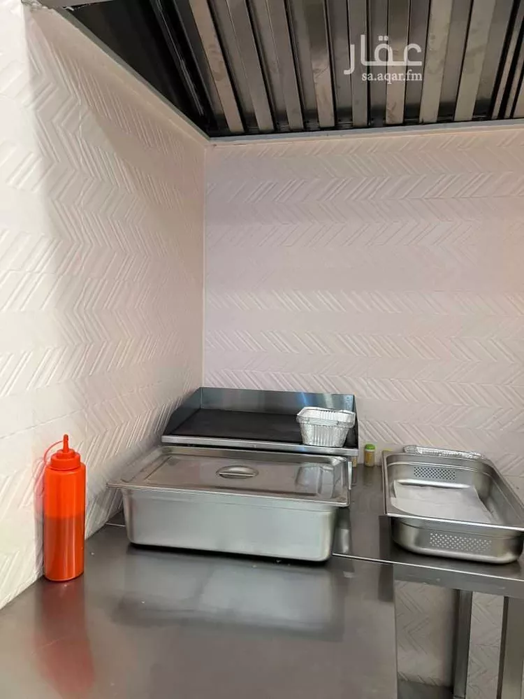 محل للإيجار في شارع حذيفة ابن اوس ، حي الشفاء ، خميس مشيط ، خميس مشيط صورة 2