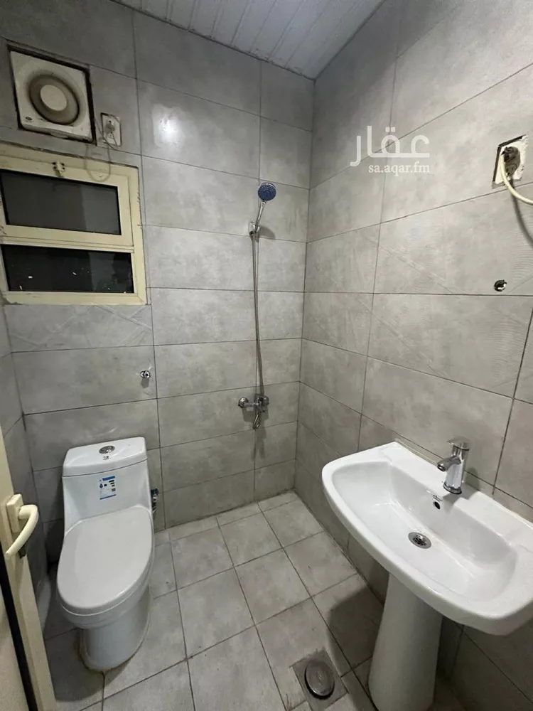 شقة للإيجار في شارع اليرموك, حي العقربية, مدينة الخبر, المنطقة الشرقية 9