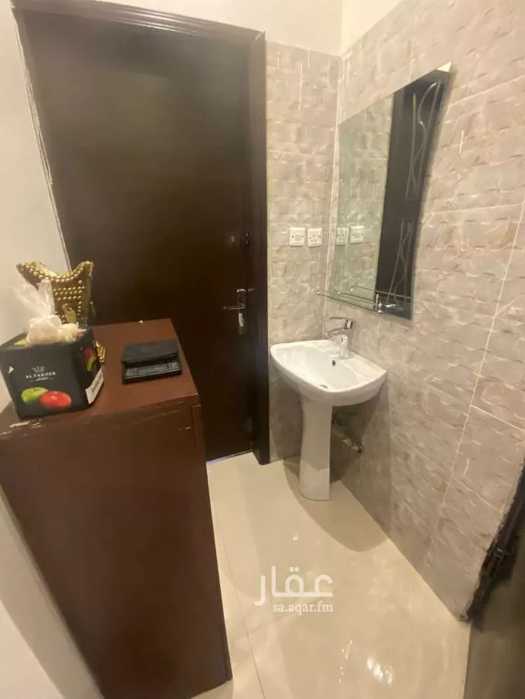 شقة للإيجار في شارع علي الخازن, حي العزيزية, مدينة الرياض, منطقة الرياض صورة 3