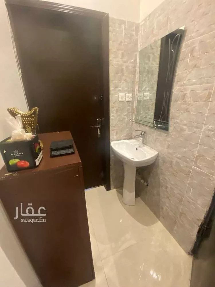 شقة للإيجار في شارع علي الخازن, حي العزيزية, مدينة الرياض, منطقة الرياض صورة 3
