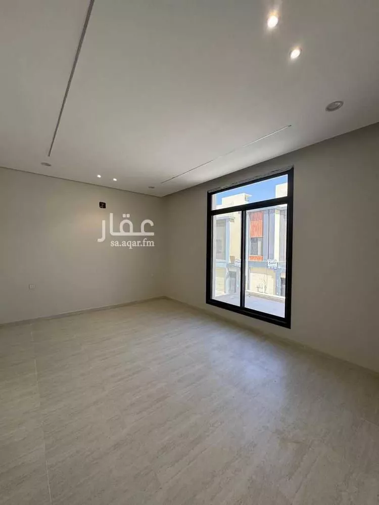 فيلا للبيع في شارع أحمد بشناق, حي الرمال, مدينة الرياض, منطقة الرياض 1 صورة