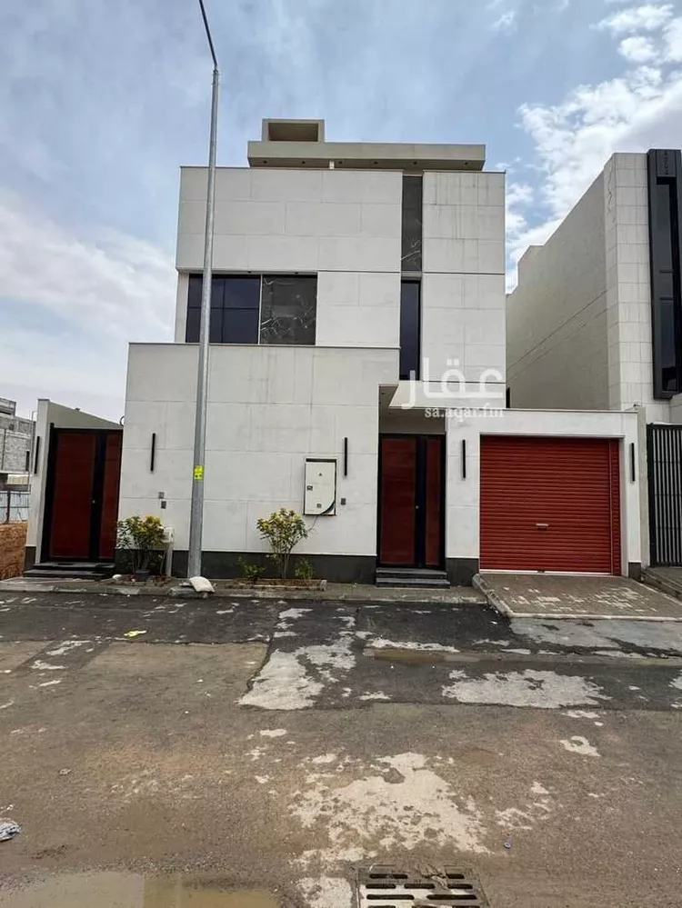 فيلا للبيع في شارع وادي الساحل, حي الرمال, مدينة الرياض, منطقة الرياض