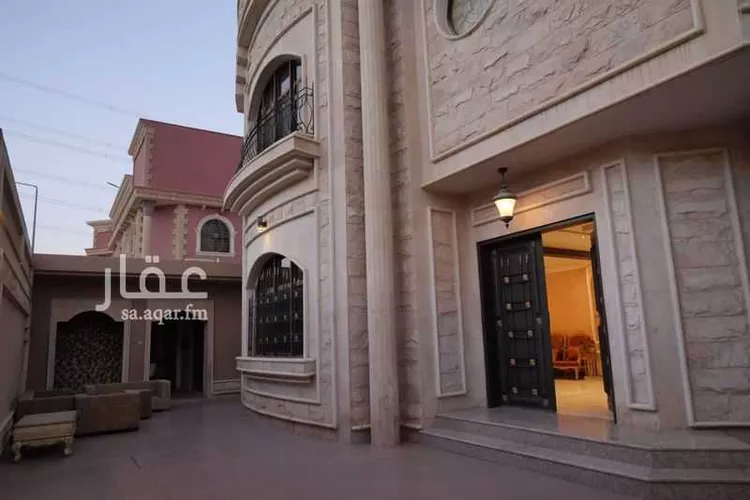 فيلا للبيع في شارع البواردي, حي الغدير, مدينة الرياض, منطقة الرياض صورة 3