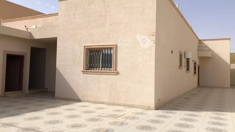 دور للبيع في شارع المرواره, حي الملك عبدالله, مدينة المجمعة, منطقة الرياض صورة 2