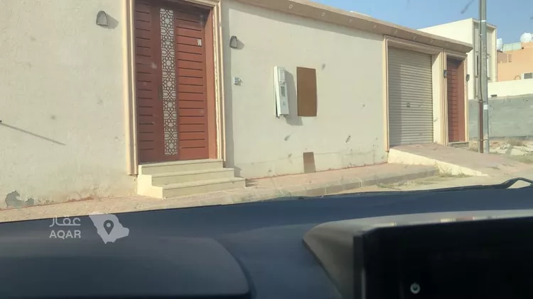 دور للبيع في شارع المرواره, حي الملك عبدالله, مدينة المجمعة, منطقة الرياض