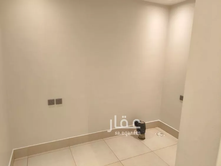 شقة للإيجار في شارع الشيخ عبدالله بن جبرين, حي القيروان, مدينة الرياض, منطقة الرياض صورة 4