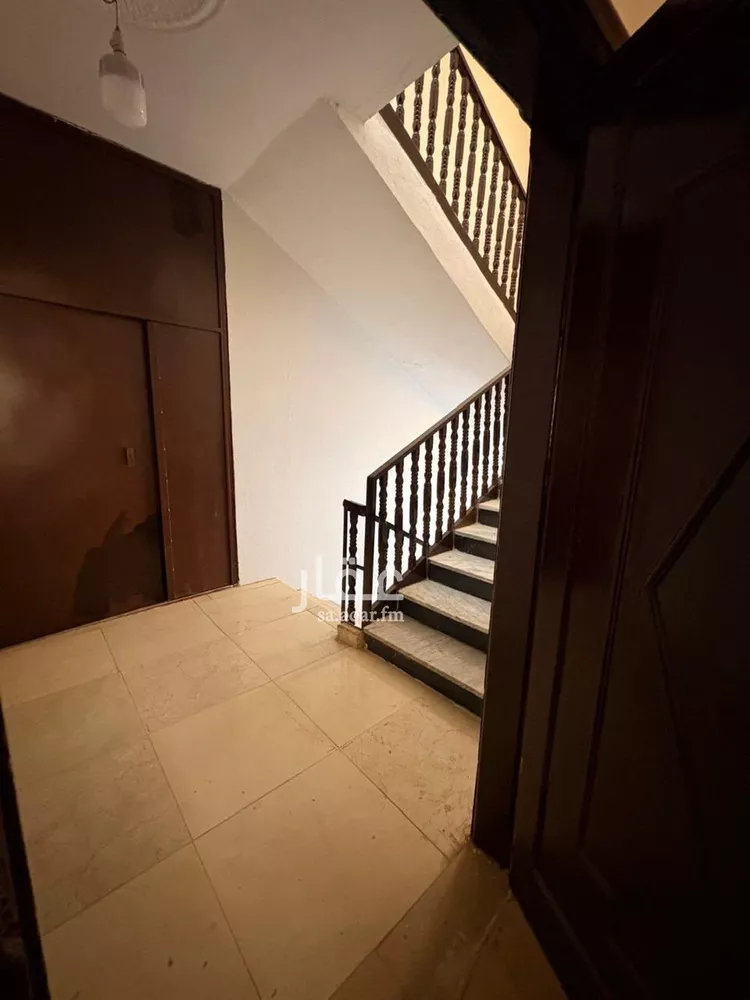 Floor for Rent in Riyadh Al Uraija Al Gharbiyah