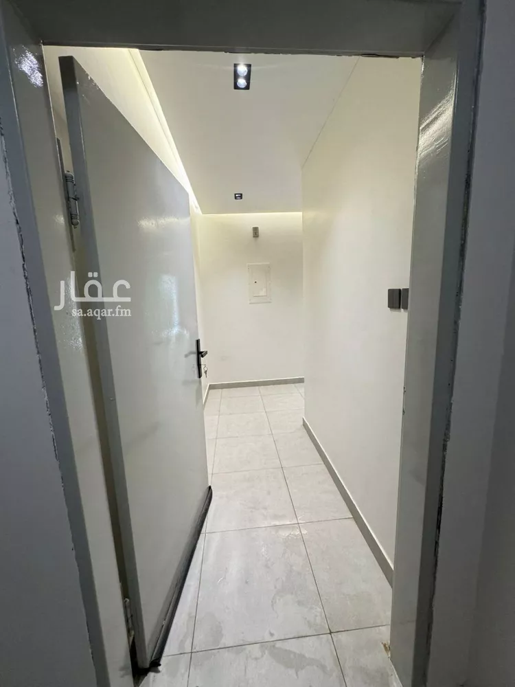 شقة للإيجار في شارع عبداللطيف بن عبدالسلام ريس, حي العريجاء الغربي, مدينة الرياض, منطقة الرياض 1 صورة