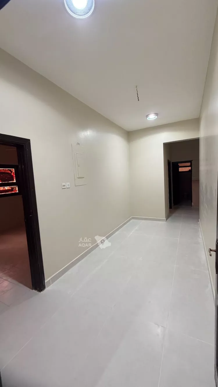 Floor for Rent in Riyadh Al Uraija Al Gharbiyah