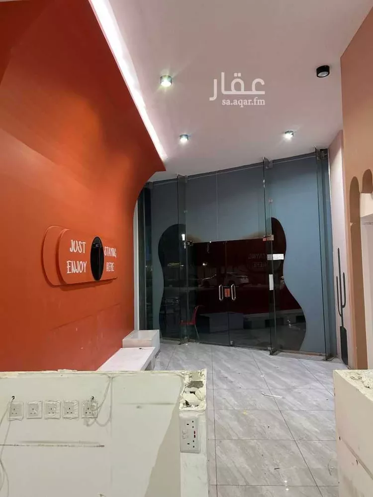 محل للإيجار في شارع خالد بن عمرو بن عدي, حي بئر عثمان, مدينة المدينة المنورة, منطقة المدينة المنورة صورة 3