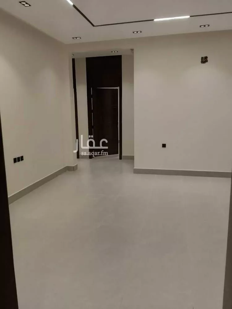 دور للبيع في شارع طريق الجنادرية, حي المعيزيلة, مدينة الرياض, منطقة الرياض 8