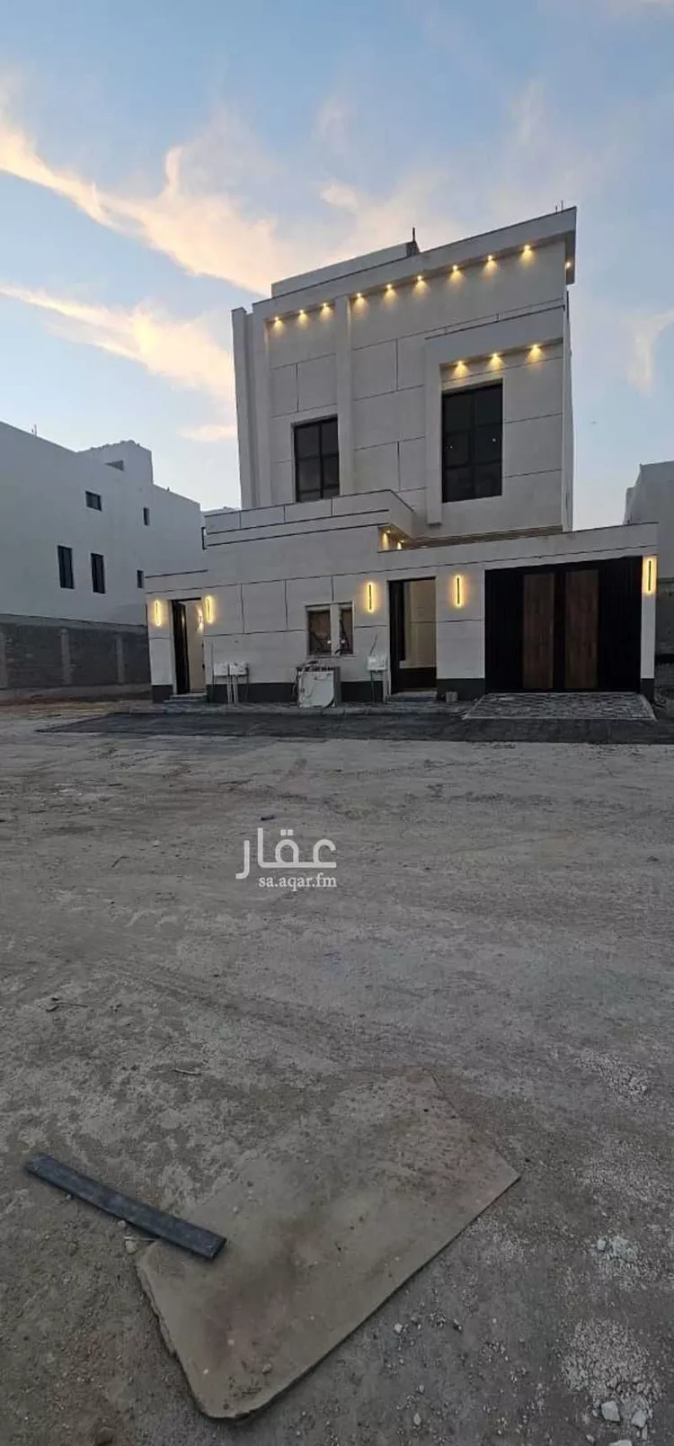 دور للبيع في شارع المعيزيلة, حي المعيزيلة, مدينة الرياض, منطقة الرياض 8