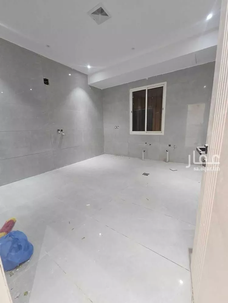 Floor for Sale in Riyadh Al Janadriyah