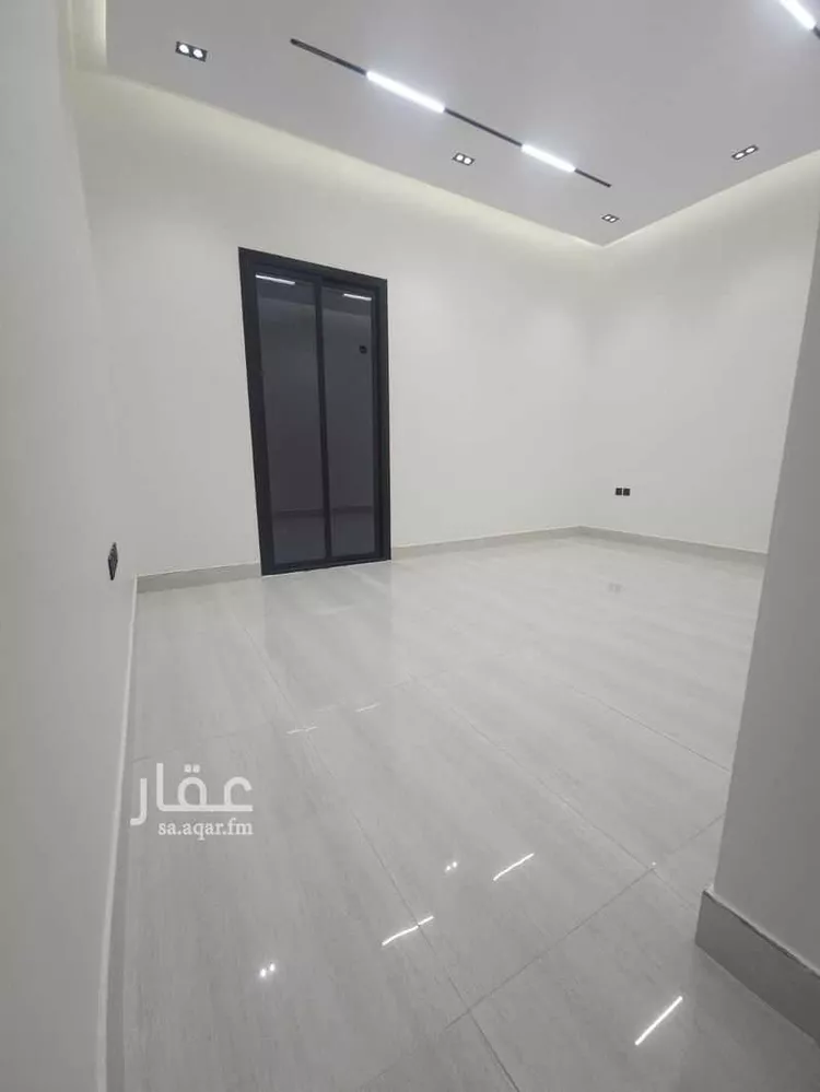 دور للبيع في شارع محمد القاضي, حي الرمال, مدينة الرياض, منطقة الرياض صورة 3