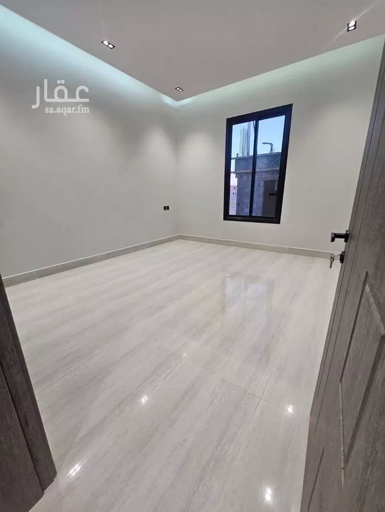 دور للبيع في شارع طريق خريص, حي النظيم, مدينة الرياض, منطقة الرياض 11