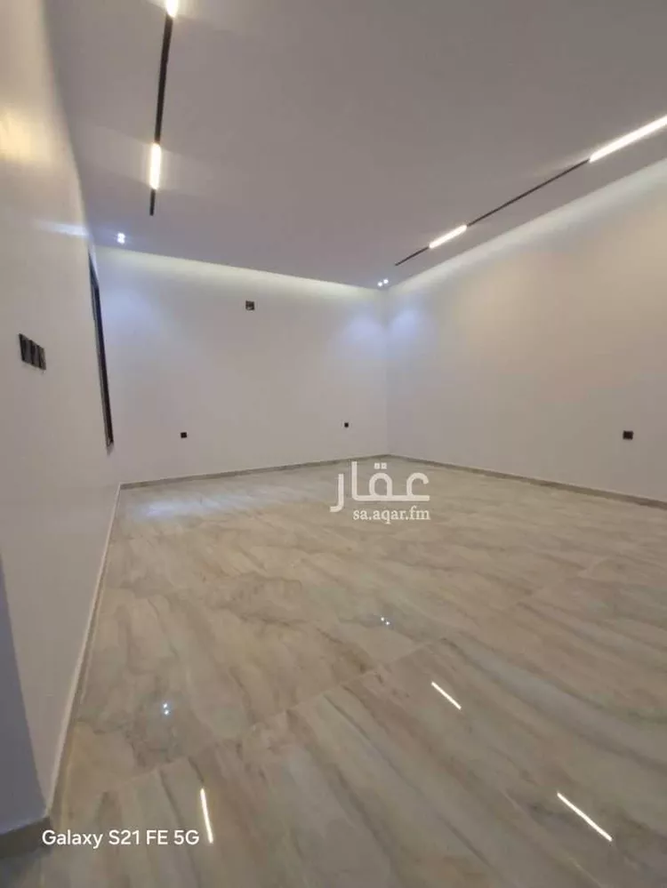 Floor for Sale in Riyadh Al Janadriyah