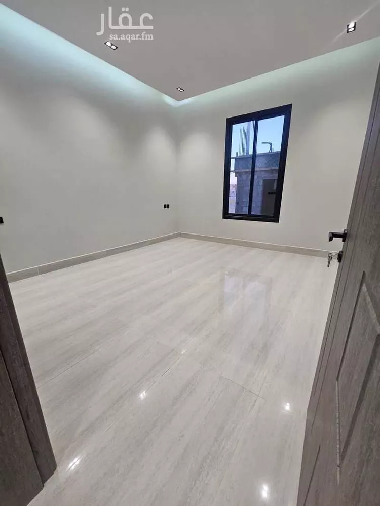 دور للبيع في شارع طريق خريص, حي النظيم, مدينة الرياض, منطقة الرياض 7