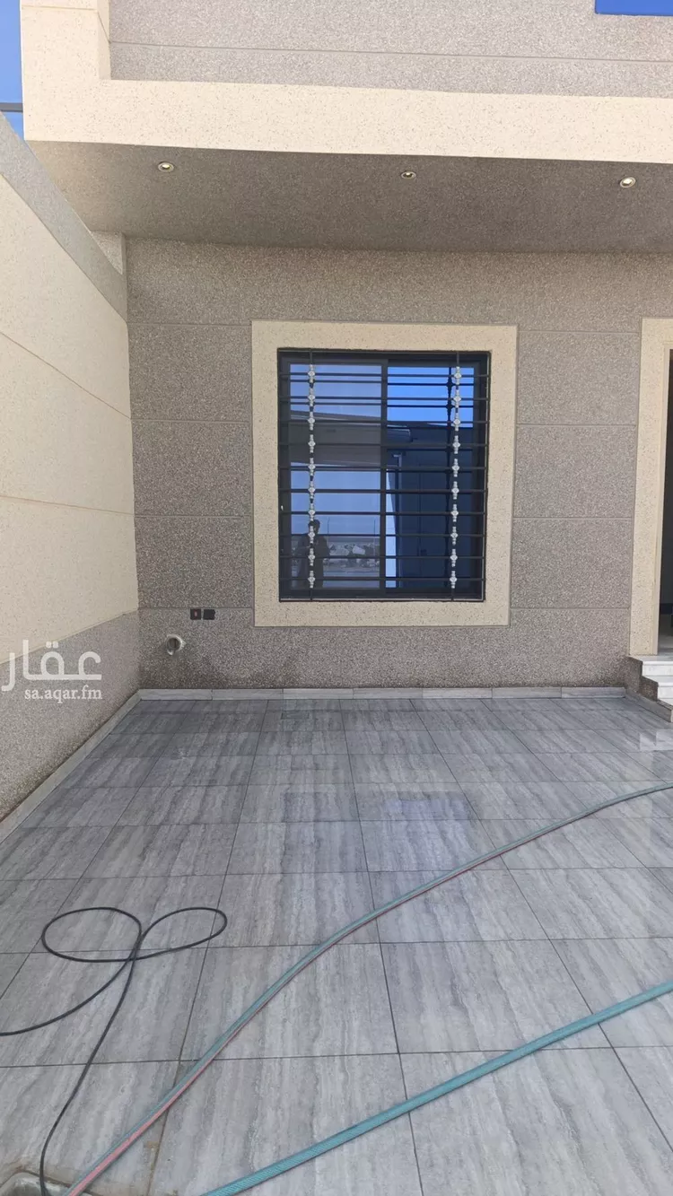 دور للبيع في شارع عكاظ عجلان, حي عكاظ, مدينة الرياض, منطقة الرياض 8