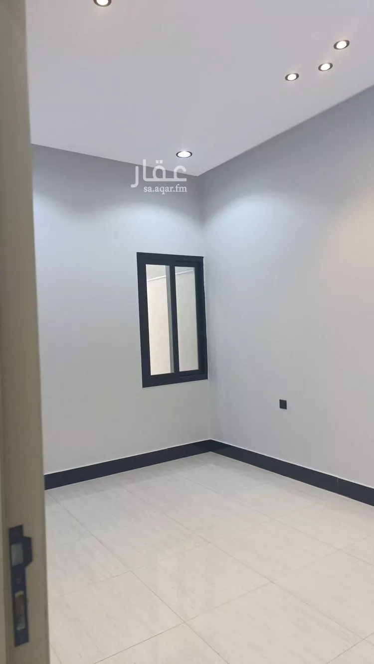 دور للبيع في شارع عكاظ عجلان, حي عكاظ, مدينة الرياض, منطقة الرياض صورة 5