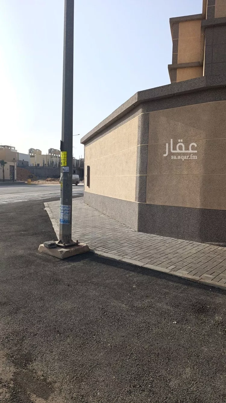 دور للبيع في شارع عكاظ عجلان, حي عكاظ, مدينة الرياض, منطقة الرياض 13