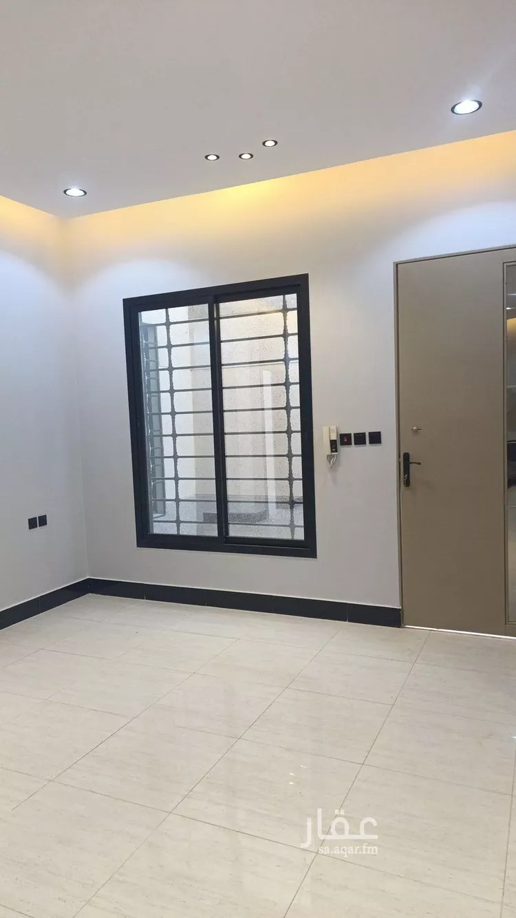 دور للبيع في شارع عكاظ عجلان, حي عكاظ, مدينة الرياض, منطقة الرياض 15