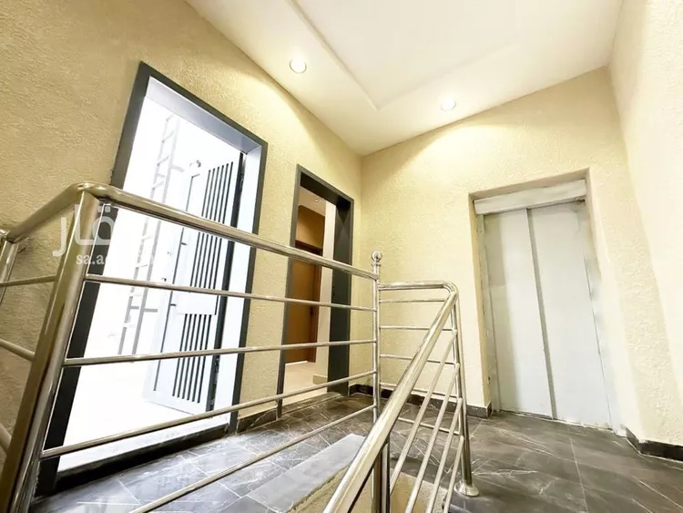 Floor for Sale in Riyadh Tuwaiq