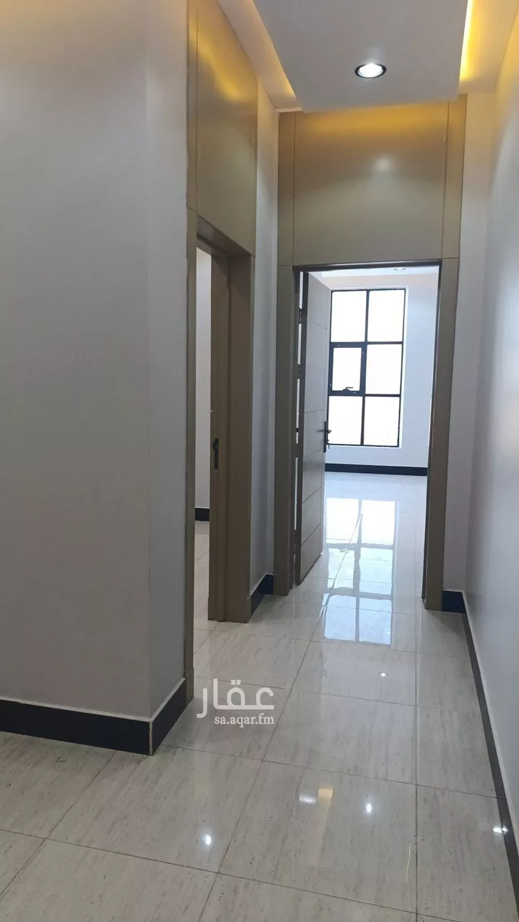 دور للبيع في شارع عكاظ عجلان, حي عكاظ, مدينة الرياض, منطقة الرياض 8