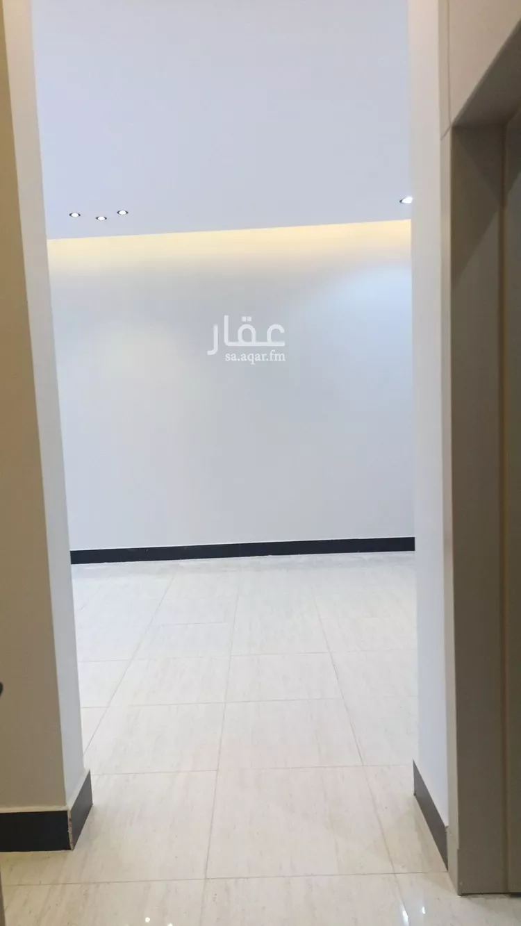 فيلا للبيع في شارع عكاظ عجلان, حي عكاظ, مدينة الرياض, منطقة الرياض صورة 4
