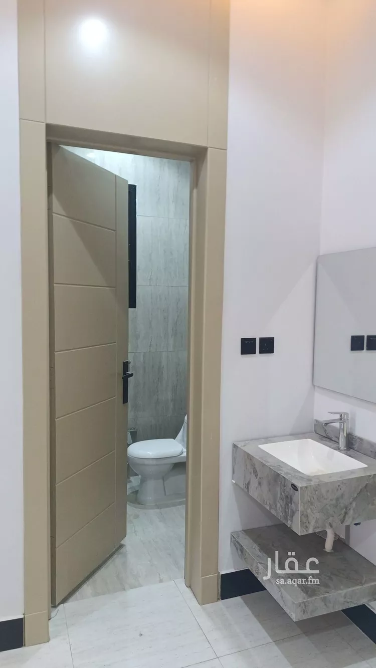 دور للبيع في شارع عكاظ عجلان, حي عكاظ, مدينة الرياض, منطقة الرياض صورة 5