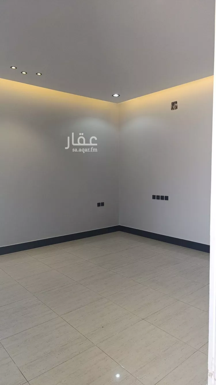 دور للبيع في شارع عكاظ عجلان, حي عكاظ, مدينة الرياض, منطقة الرياض 9