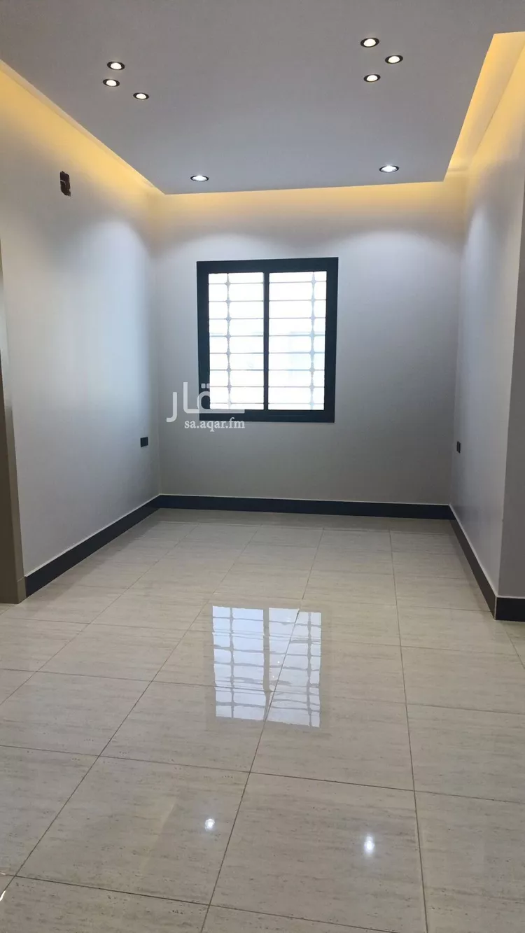Floor for Sale in Riyadh Okaz 7