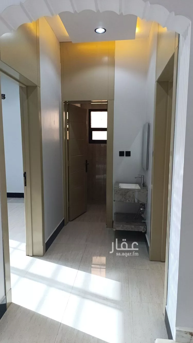 فيلا للبيع في شارع عكاظ عجلان, حي عكاظ, مدينة الرياض, منطقة الرياض صورة 2