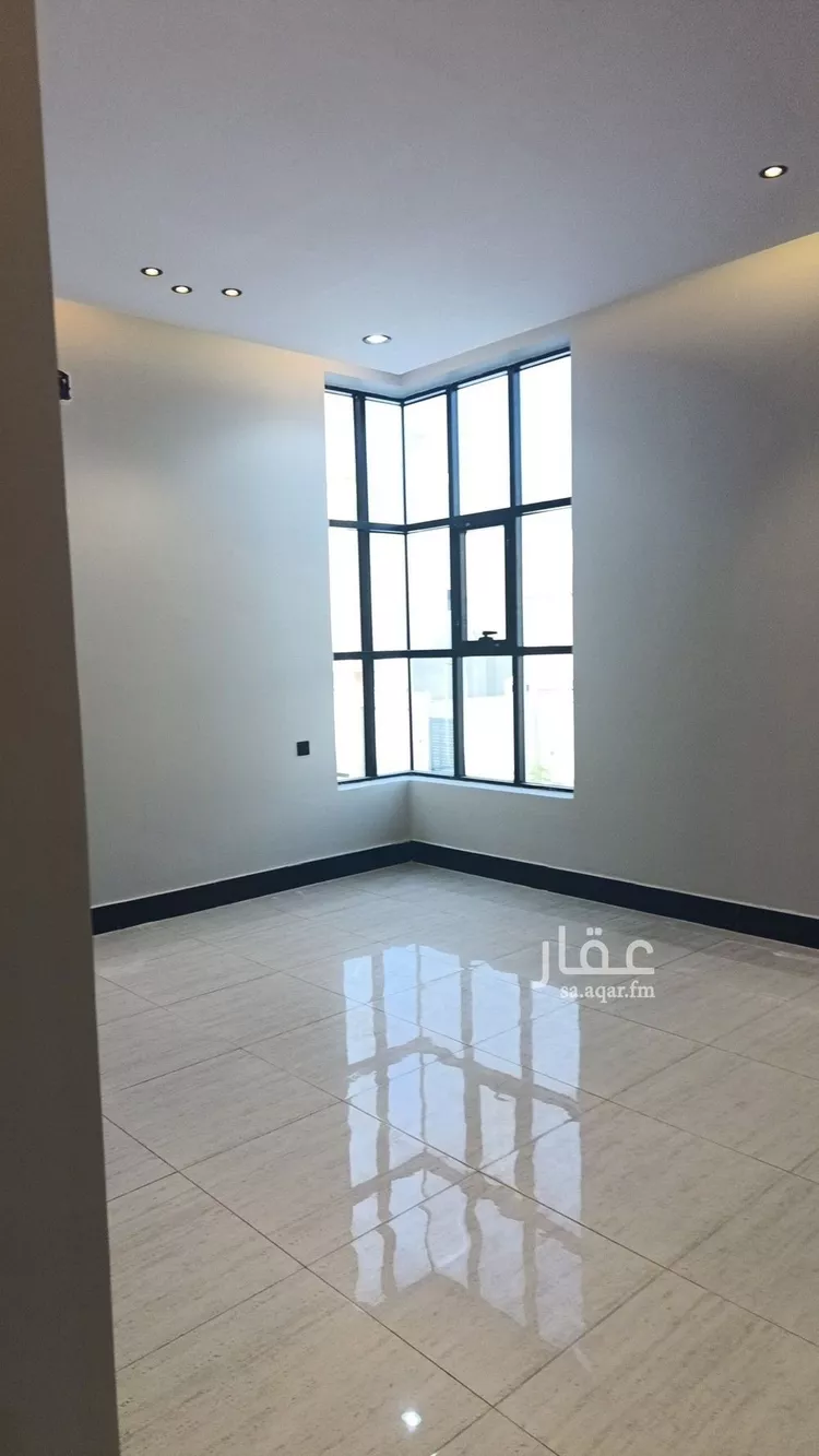 فيلا للبيع في شارع عكاظ عجلان, حي عكاظ, مدينة الرياض, منطقة الرياض 14
