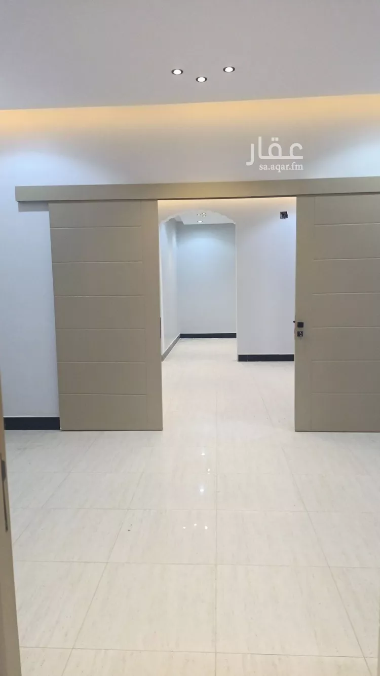 فيلا للبيع في شارع عكاظ عجلان, حي عكاظ, مدينة الرياض, منطقة الرياض صورة 3