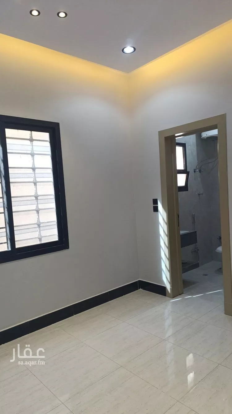 فيلا للبيع في شارع عكاظ عجلان, حي عكاظ, مدينة الرياض, منطقة الرياض 14