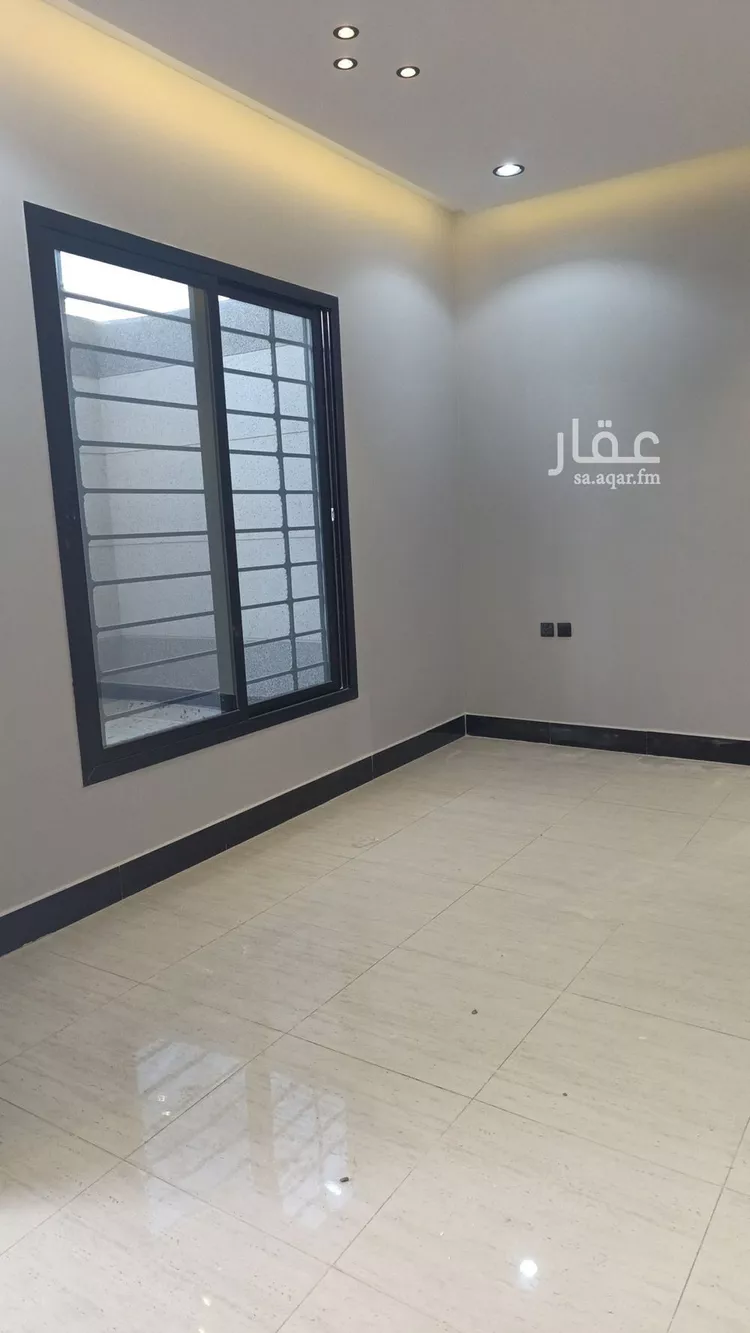فيلا للبيع في شارع عكاظ عجلان, حي عكاظ, مدينة الرياض, منطقة الرياض 7