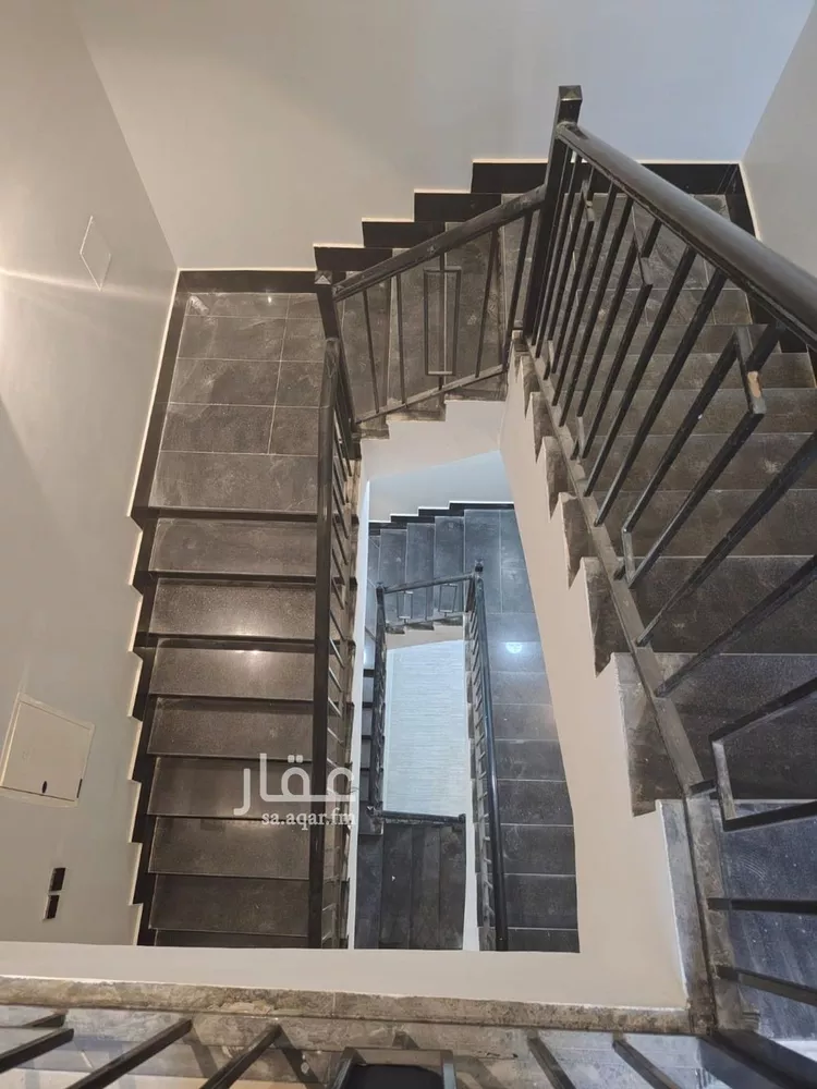 فيلا للبيع في شارع سليمان الجيلي, حي الدانة, مدينة الاحساء, المنطقة الشرقية صورة 2