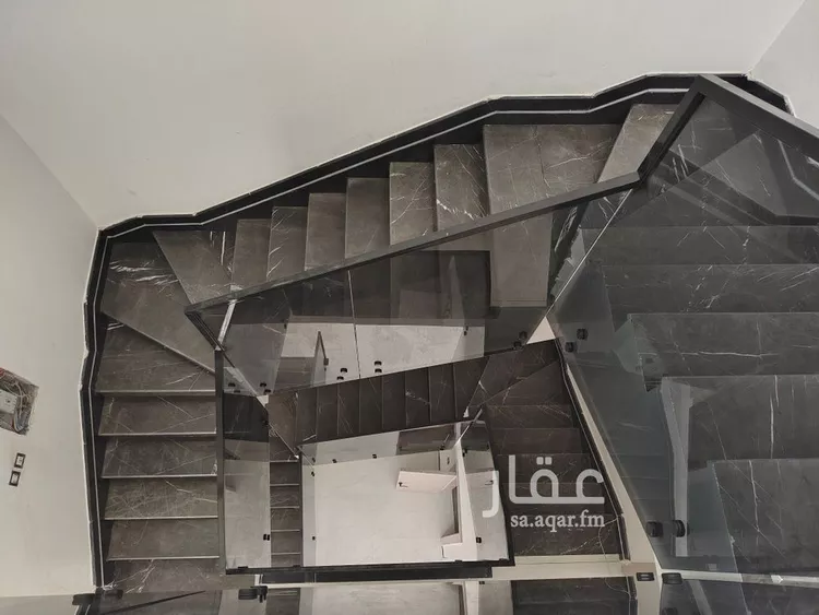 فيلا للبيع في شارع ام الهوشان, حي الصواري, مدينة الخبر, المنطقة الشرقية صورة 5