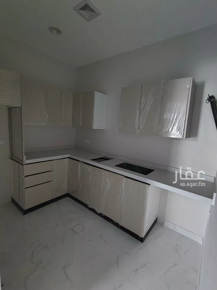 عمارة للبيع في شارع عامر بن مالك الأشجعي, حي الصفاء, مدينة الدمام, المنطقة الشرقية صورة 4