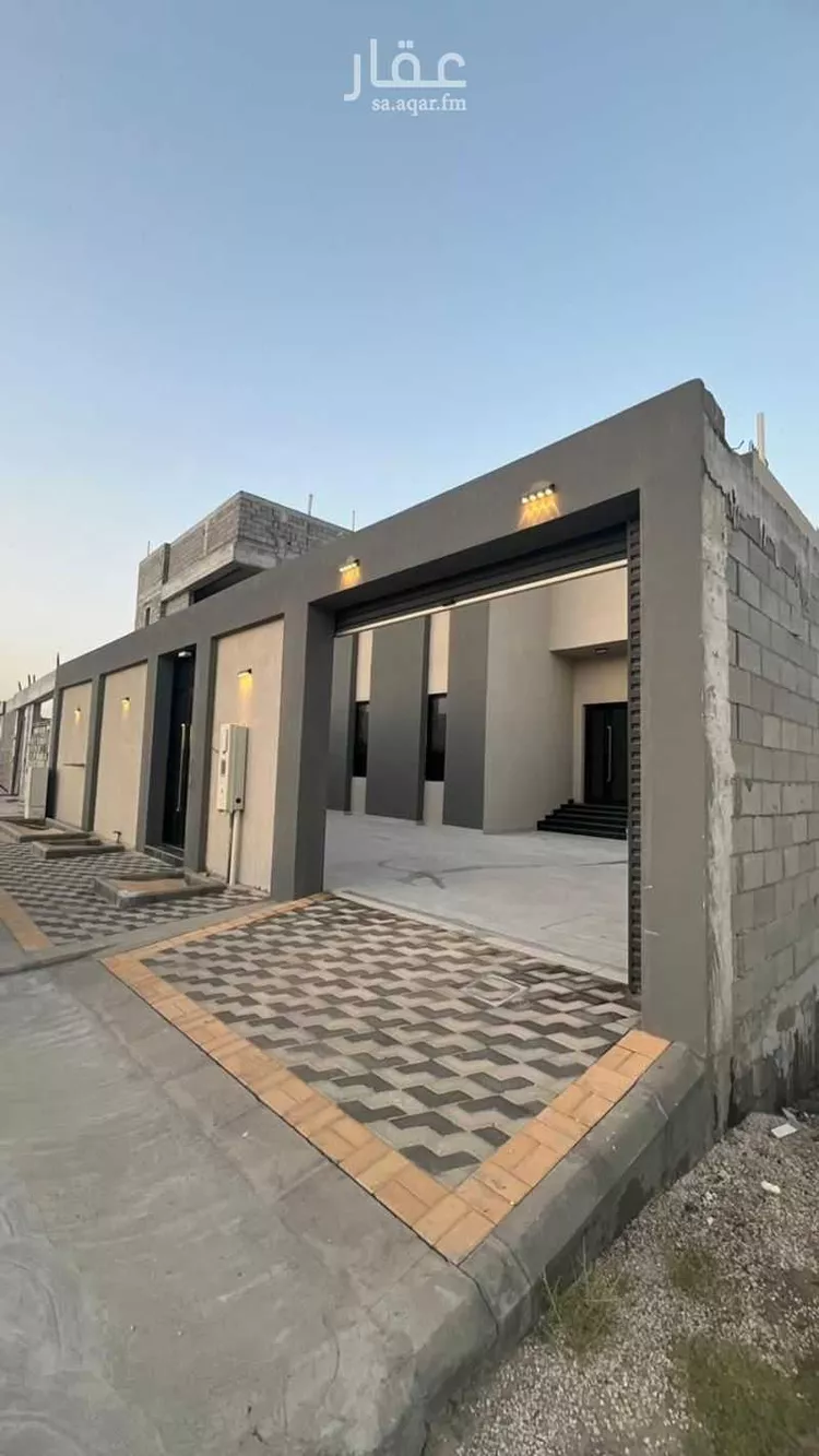 فيلا للبيع في شارع ابن ارسلان, حي النهضة, مدينة القطيف, المنطقة الشرقية