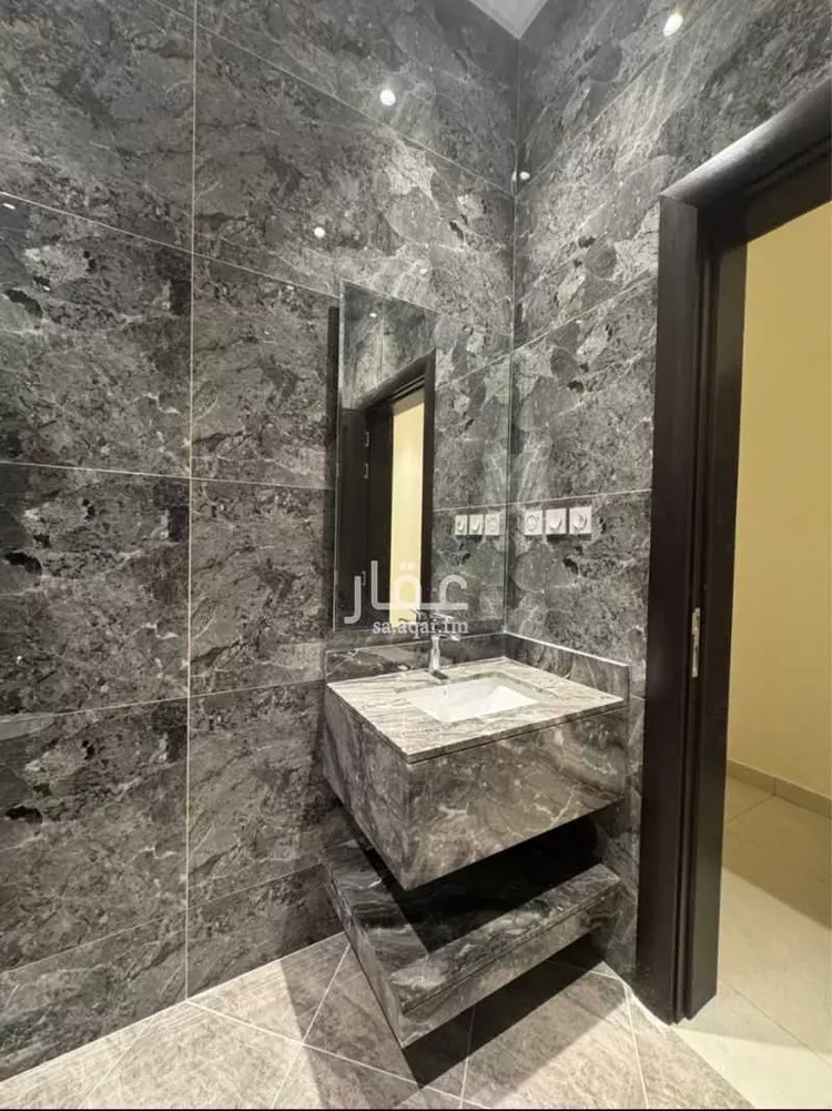 فيلا للبيع في شارع كعب بن الحارث, حي الروضة, مدينة الرياض, منطقة الرياض صورة 3