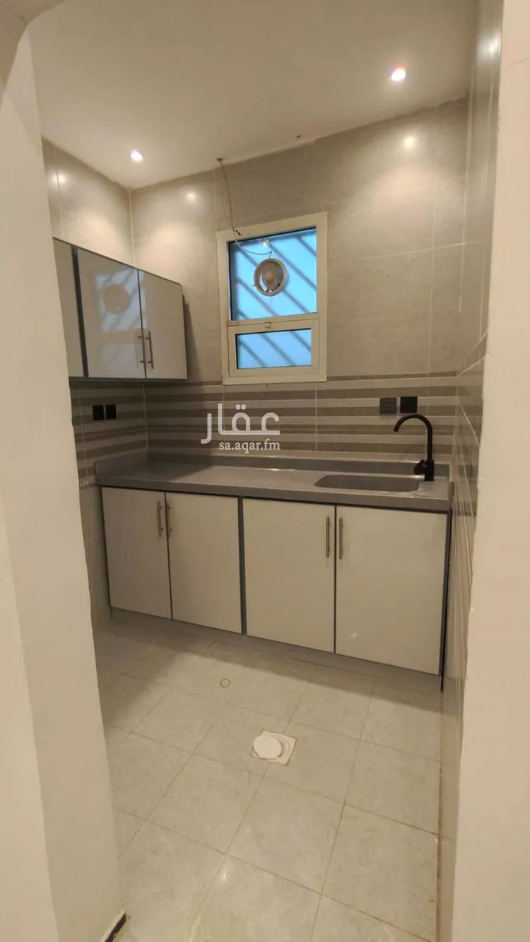شقة للإيجار في شارع المقاماتي, حي الحمراء, مدينة الرياض, منطقة الرياض
