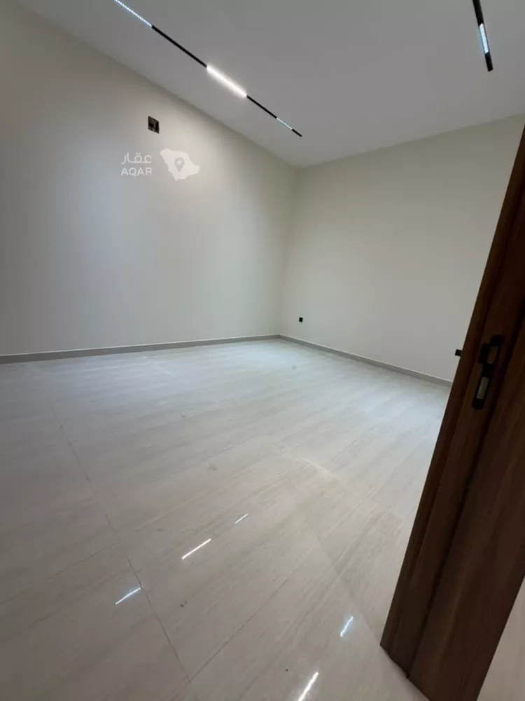 Floor for Sale in Riyadh As Saadah 4