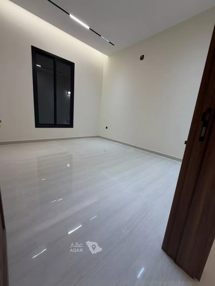 Floor for Sale in Riyadh As Saadah 11