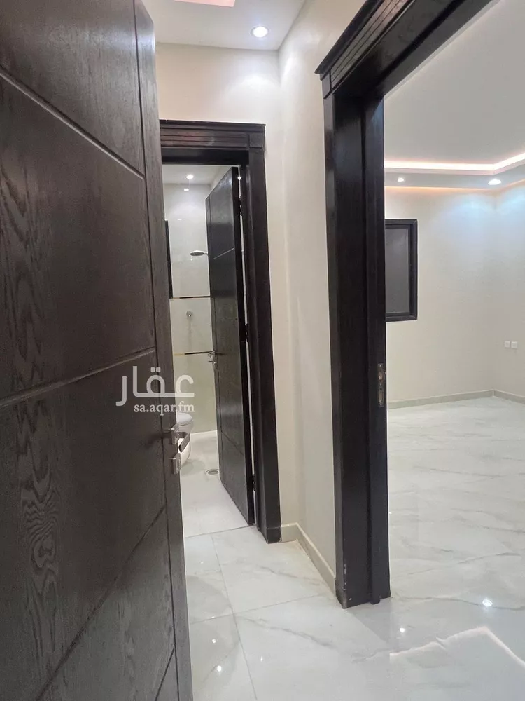 فيلا للبيع في شارع عمرو الشيباني, حي الرمال, مدينة الرياض, منطقة الرياض 11