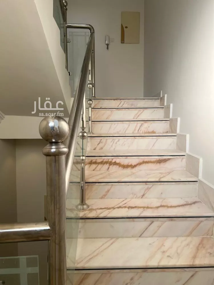 فيلا للبيع في شارع زينب بنت أبي سلمة, حي الرمال, مدينة الرياض, منطقة الرياض صورة 2