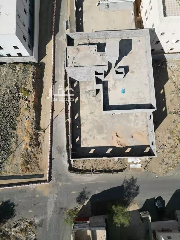 عمارة للبيع في شارع اشرس السلمي, حي القراحين, مدينة الطائف, منطقة مكة المكرمة صورة 3