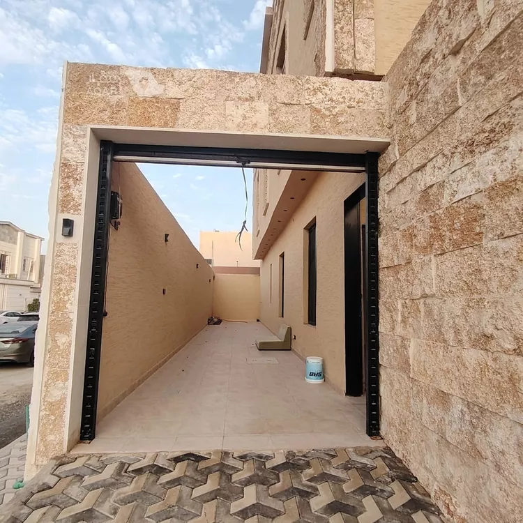 Floor for Sale in Riyadh Tuwaiq 10